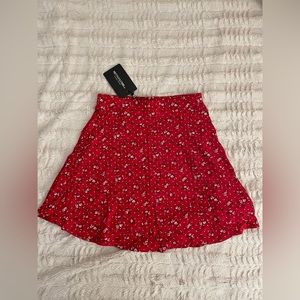 PrettyLittleThing Red Floral Skirt Size 4